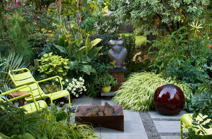 Small space garden design monochromatic