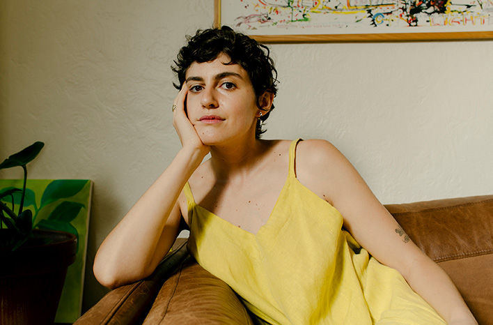 Zoë Schlanger author of The Light Eaters